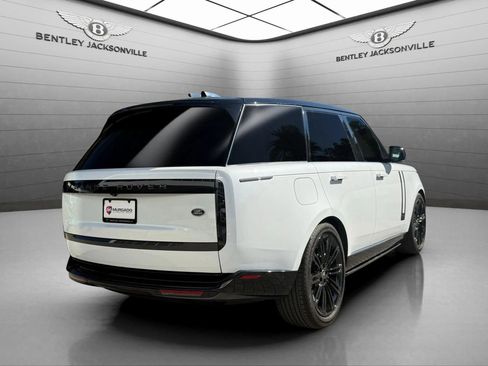 Used 2023 Land Rover Range Rover SE image 10