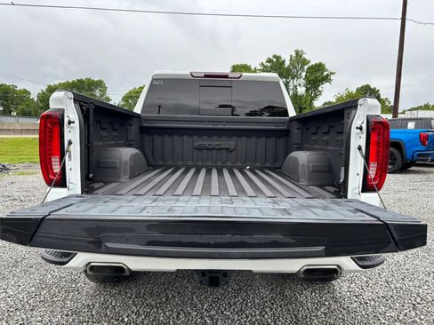 Used 2021 GMC Sierra 1500 AT4 w/ AT4 Preferred Package AWD/4WD image 12