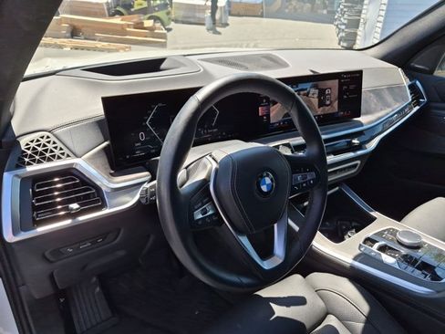 Used 2025 BMW X5 xDrive40i w/ Premium Package AWD/4WD image 7
