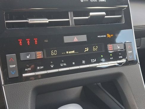 Used 2019 Toyota Avalon XLE w/ Moonroof Package FWD image 17