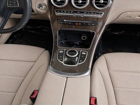 Used 2018 Mercedes-Benz GLC 300 image 27