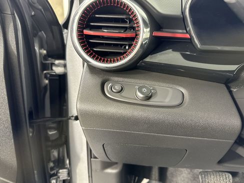 Used 2025 Chevrolet Trax RS w/ Driver Confidence Package image 14