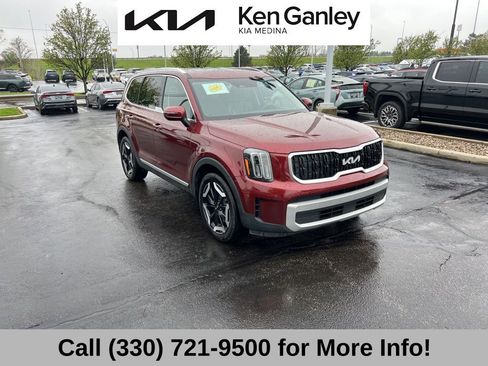 Certified 2024 Kia Telluride EX w/ EX Captain's Chair Package FWD image 7