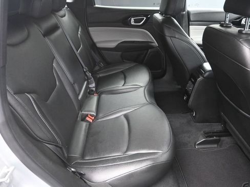 Used 2025 Jeep Compass Limited AWD/4WD image 33