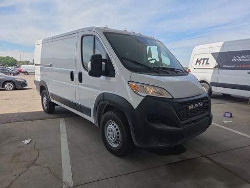 Used 2025 RAM ProMaster 2500 FWD image 2