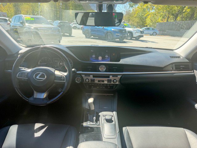 Used 2016 Lexus ES 350 w/ Premium Package w/Wood Trim FWD image 7