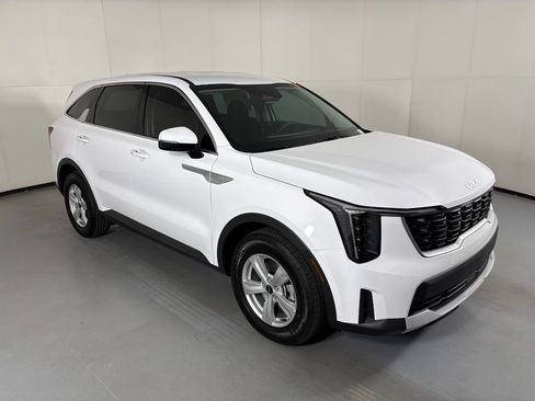 New 2026 Kia Sorento LX FWD image 2