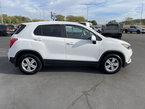 Used 2019 Chevrolet Trax LS w/ Tint and Cruise Package image 8
