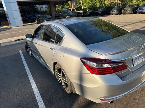 Used 2017 Honda Accord Sport Special Edition image 3