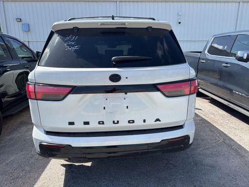 Used 2024 Toyota Sequoia Platinum image 10