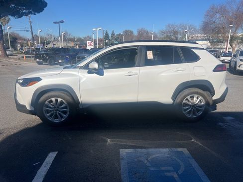 Certified 2024 Toyota Corolla Cross LE image 1