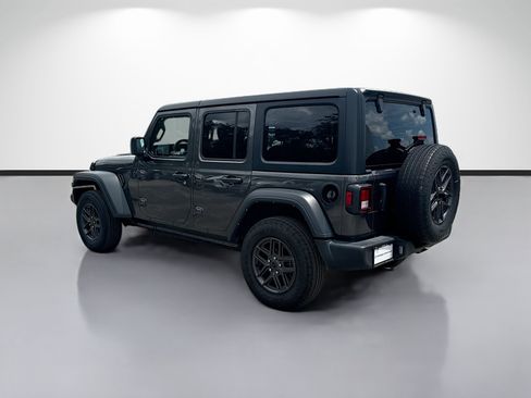 Used 2024 Jeep Wrangler Unlimited Sport AWD/4WD image 5