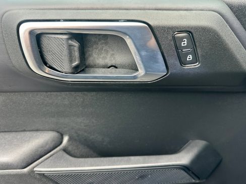 New 2025 Ford Bronco Badlands image 11