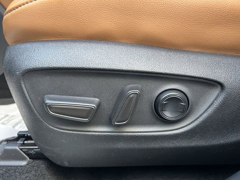 Used 2024 Toyota Highlander Platinum image 15