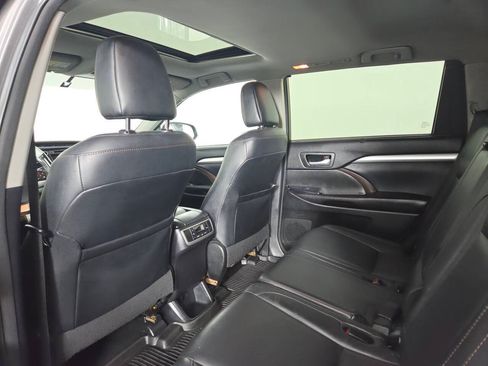 Used 2016 Toyota Highlander XLE AWD/4WD image 22