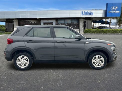 New 2026 Hyundai Venue SE image 8