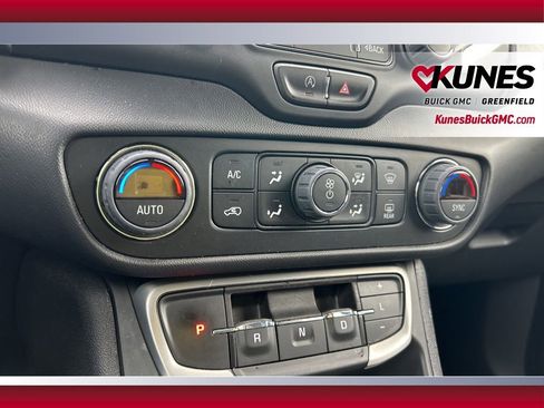 Used 2023 GMC Terrain SLT image 24