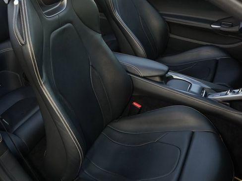 Used 2019 Ferrari Portofino image 10