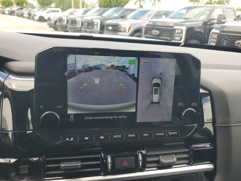 Certified 2025 Nissan Pathfinder SL image 10