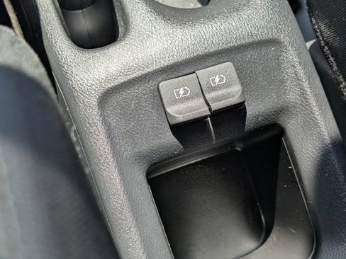 Used 2021 Nissan Versa S FWD image 24
