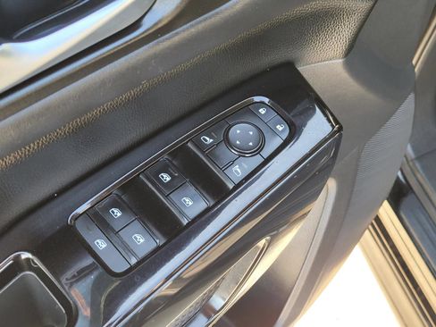Used 2022 Nissan Pathfinder S FWD image 21