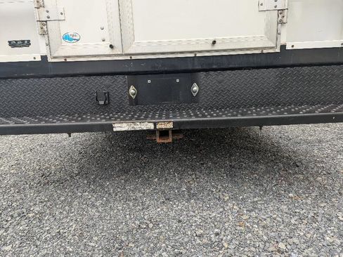 Used 2023 Chevrolet Express 4500 w/ Power Convenience Package image 13