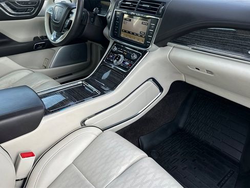 Used 2018 Lincoln Continental Black Label w/ Rear-seat Package image 18