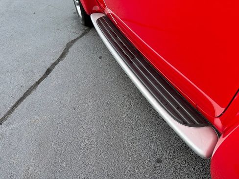 Used 2004 Chevrolet SSR w/ Preferred Equipment Group RWD image 3