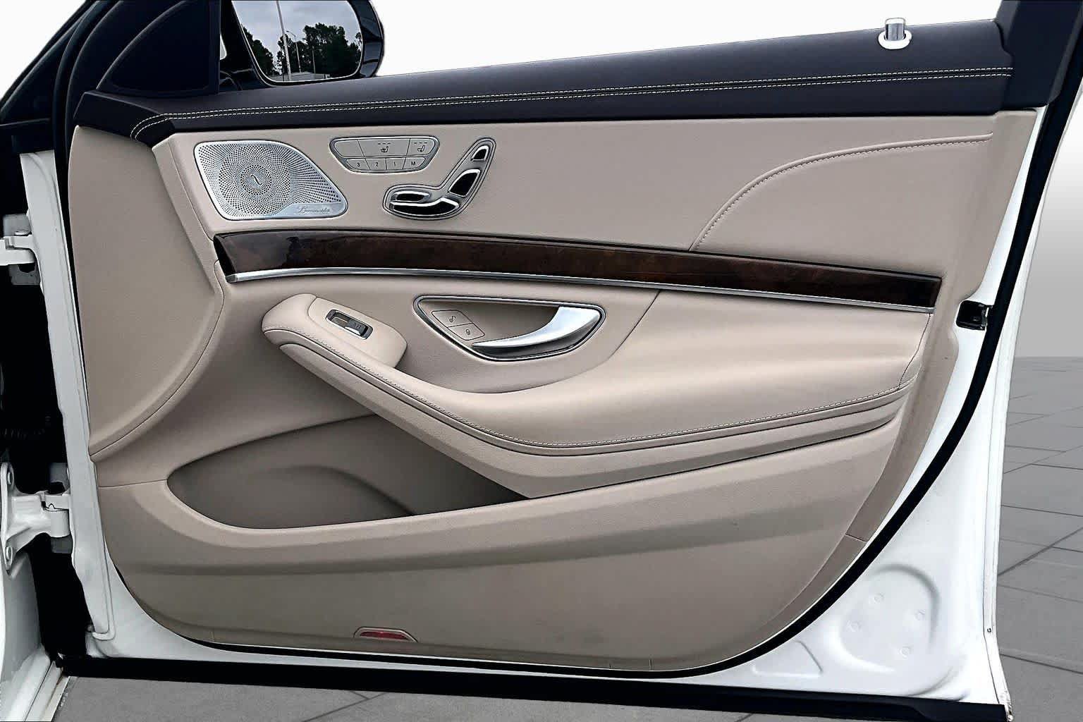 Used 2017 Mercedes-Benz S 550 4MATIC Sedan image 23