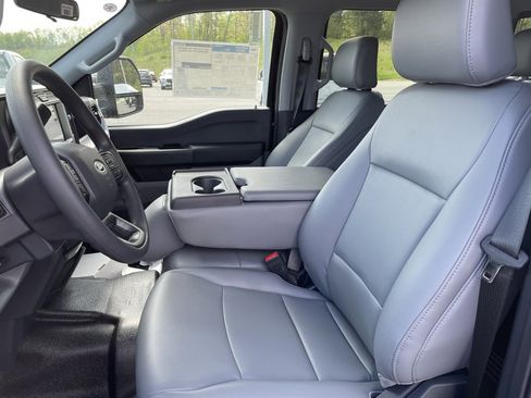 New 2025 Ford F550 2WD Crew Cab image 8