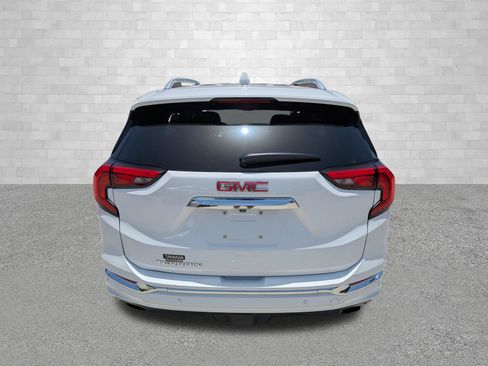 Used 2019 GMC Terrain Denali w/ Advanced Safety Package FWD image 3