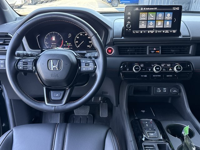 Used 2025 Honda Pilot TrailSport image 9