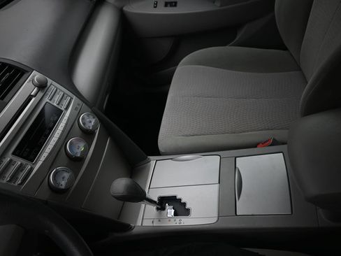 Used 2010 Toyota Camry FWD image 14