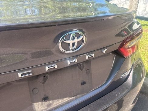 Used 2021 Toyota Camry SE w/ Convenience Package FWD image 10