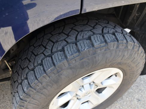 Used 2021 Toyota 4Runner SR5 Premium w/ Moonroof Package AWD/4WD image 20