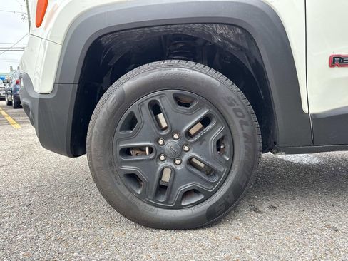 Used 2018 Jeep Renegade Trailhawk w/ Safety & Security Group AWD/4WD image 5