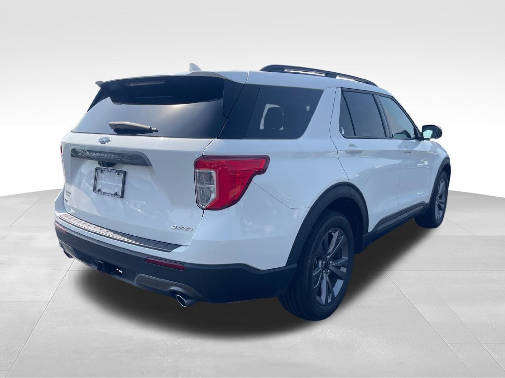 Used 2023 Ford Explorer XLT w/ Equipment Group 202A AWD/4WD image 5