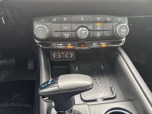 Used 2025 Dodge Durango R/T image 19