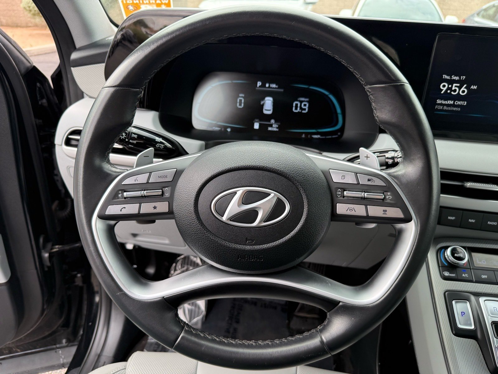 Used 2025 Hyundai Palisade SEL AWD/4WD image 16