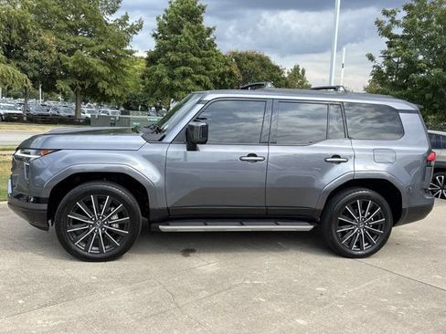 Used 2024 Lexus GX 550 w/ Accessory Package (Z1) AWD/4WD image 11