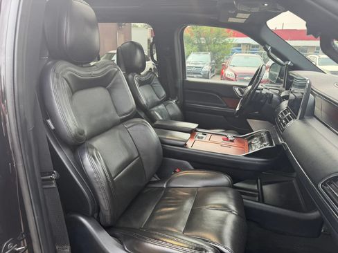 Used 2021 Lincoln Navigator L Reserve AWD/4WD image 25