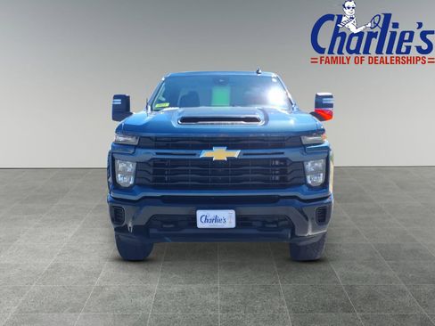 Used 2025 Chevrolet Silverado 2500 Custom w/ Z71 Off-Road Package AWD/4WD image 2