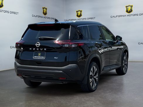 Used 2023 Nissan Rogue SV w/ SV Premium B Package image 5