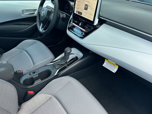 Certified 2026 Toyota Corolla SE w/ SE Package FWD image 15