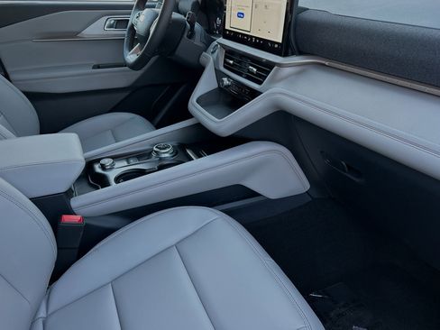 New 2025 Ford Explorer Active w/ Active Comfort Package image 13