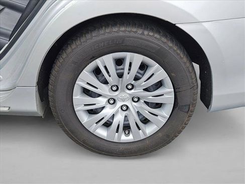 Used 2014 Toyota Camry LE FWD image 18