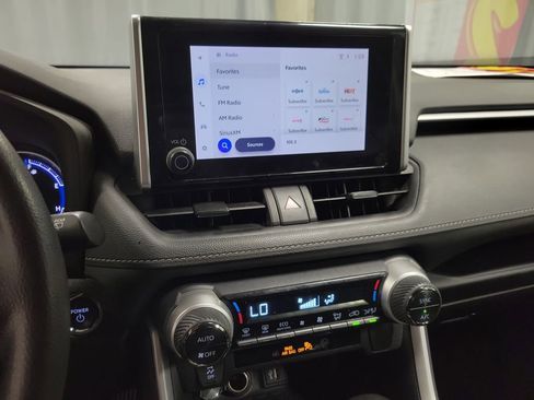 Used 2024 Toyota RAV4 XLE AWD/4WD image 14