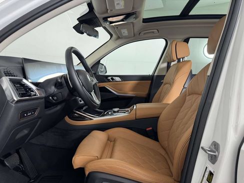 Used 2026 BMW X7 xDrive40i w/ Premium Package AWD/4WD image 4