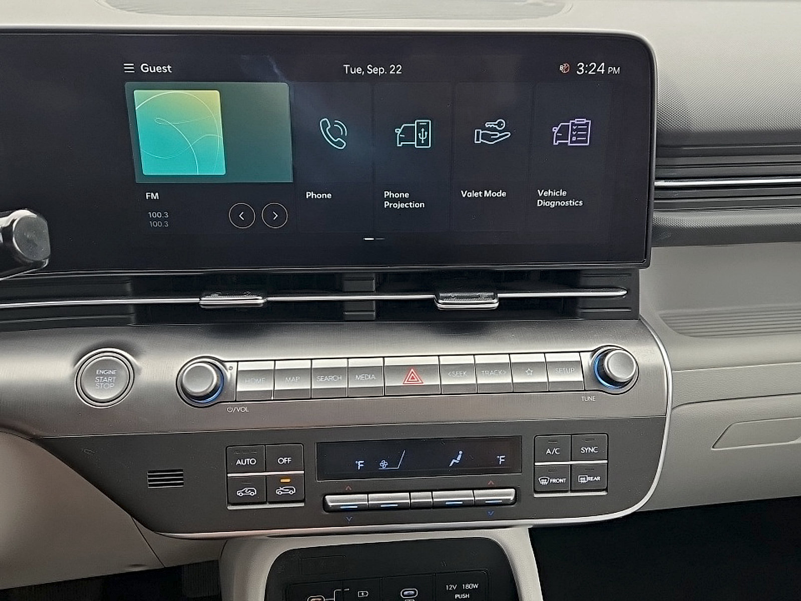 Used 2025 Hyundai Kona SEL AWD/4WD image 16