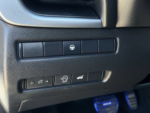 Used 2026 Nissan Rogue SV FWD image 19